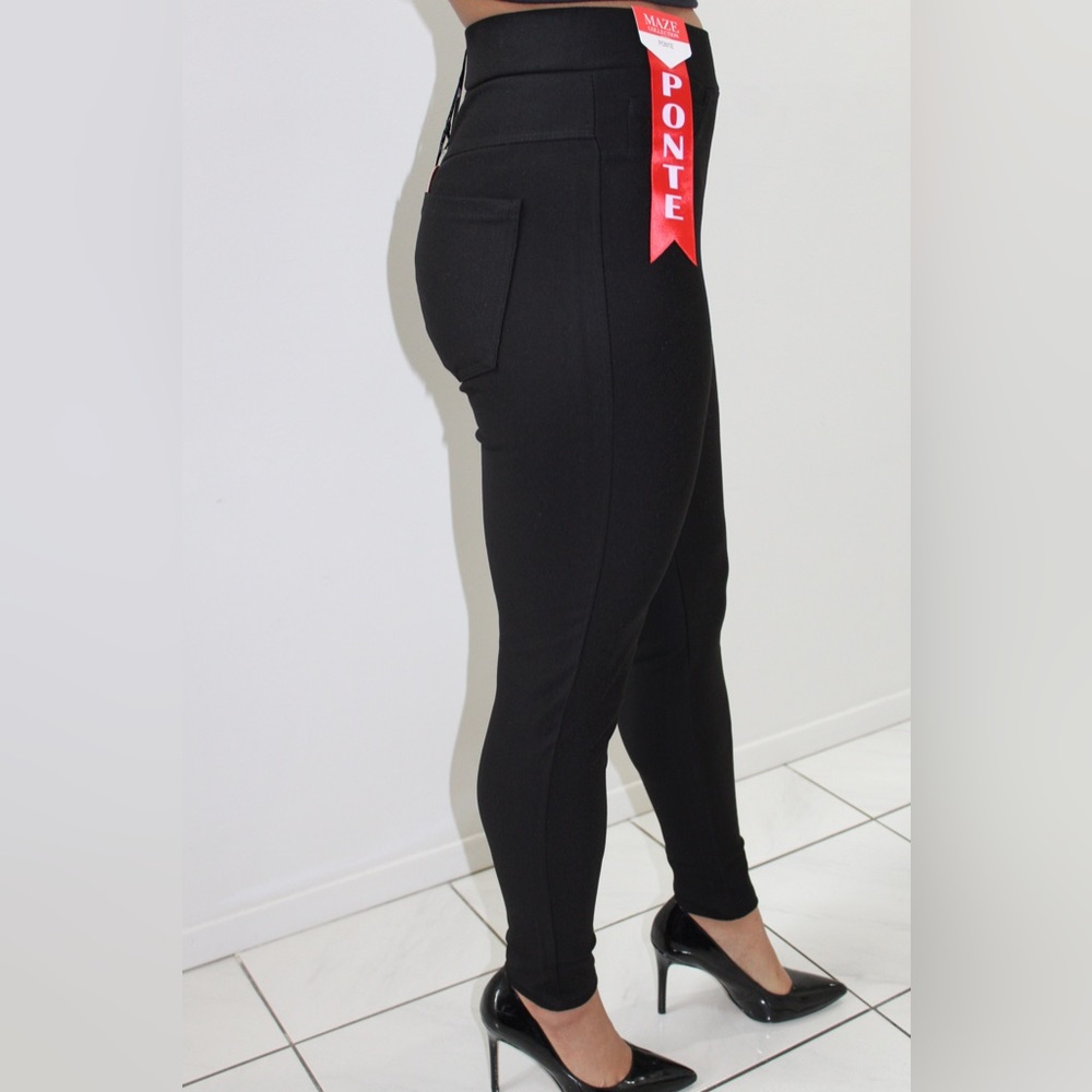 Maze Collection Ponte Leggings NWT